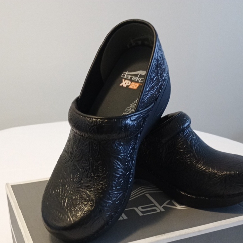 NWOT - Dansko XP 2.0 Pro Embossed Black Leather Women's Clogs